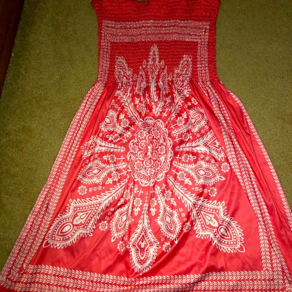 Bright pink silky cover-up - Picture 1 of 3